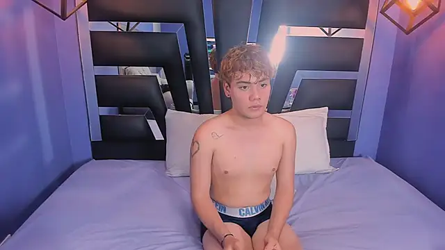 Show modela VeluniLiore na web-kameri