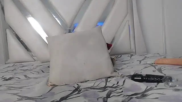 Chat +18 de AlannaHarper ao vivo