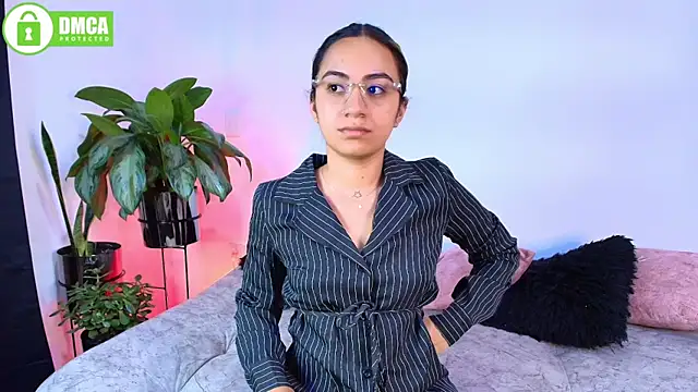 Jules_n_Gia Live XXX-Chat