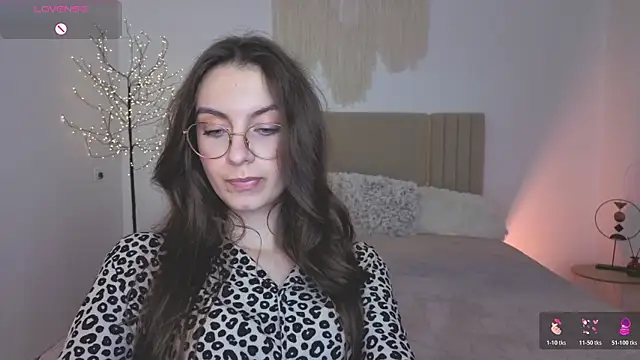 Show modela Real_cutie1 na web-kameri