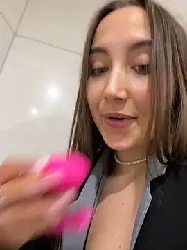 Show modela ICrazyOneIRL na web-kameri