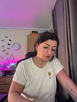 Chat XXX en directo de Hotangel75