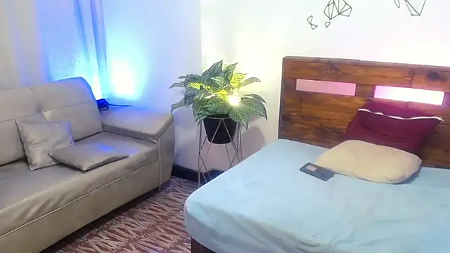 Yeseniaa25_ Chat XXX live