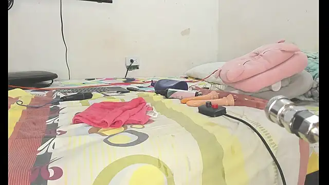 Pauliny23sex's Live XXX Chat