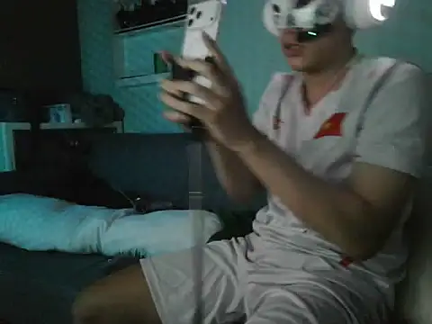 boyhigh1997 Show Webcam