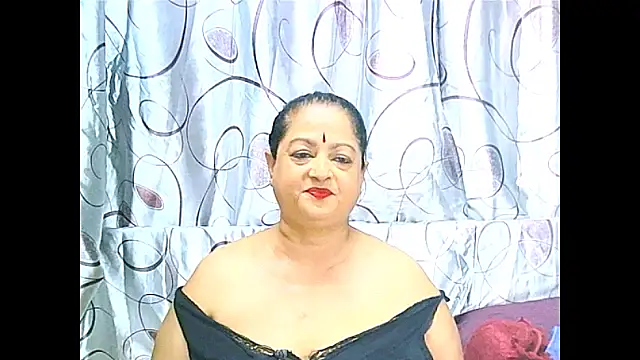 XXX chat uživo modela matureindian