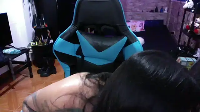 Chat +18 de AngelaQueen_ ao vivo