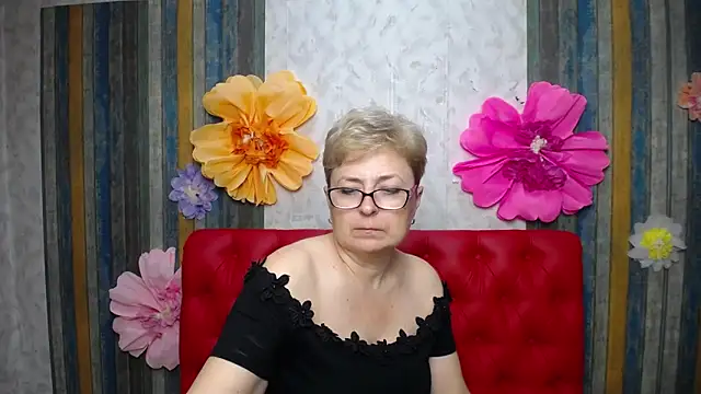 EmiliaGree Chat XXX live