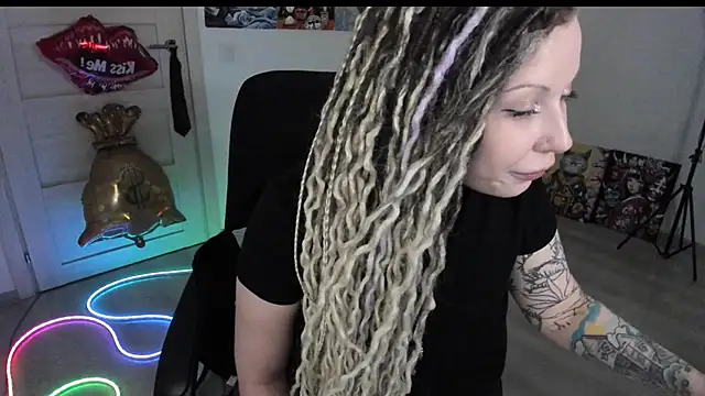 HoneySallyMoore's Live XXX Chat