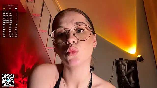 MelanieHale 现场XXX聊天