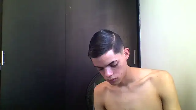 Latinos_2001 Live XXX Chat