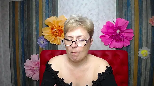 EmiliaGreen Live XXX chat