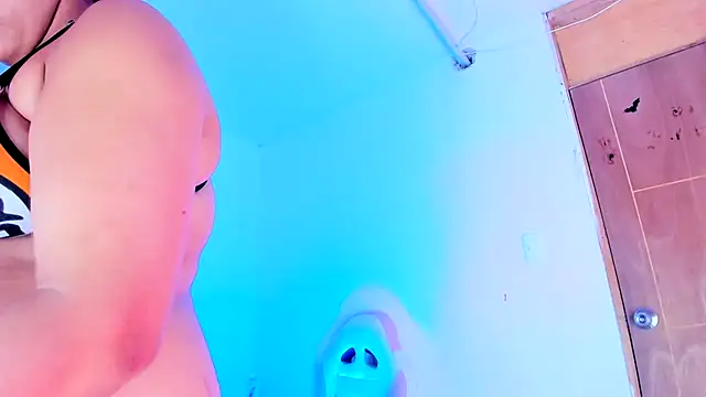 Chatroom XXX en direct de Emily_Coper18