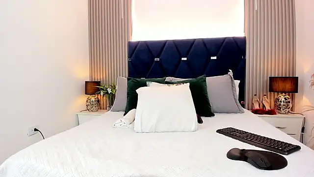 gabytyara2's Webcam Show