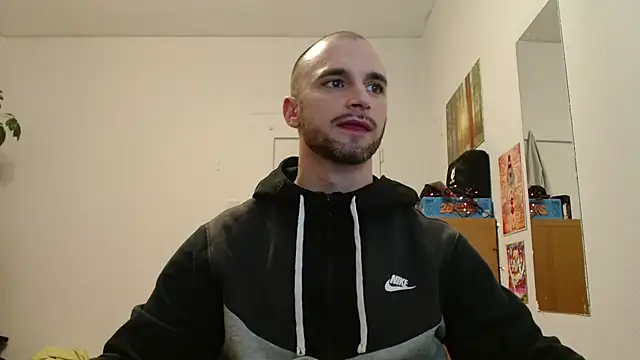 Show modela OskarBreno na web-kameri