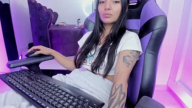 sofi_soft_ Live XXX Chat