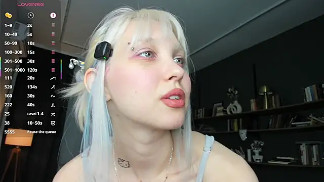 DelorisDetrichn Live XXX chat