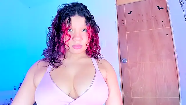 Emily_Coper18のライブXXXチャット