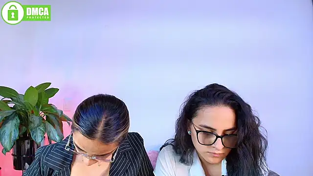 Онлайн чат XXX Jules_n_Gia