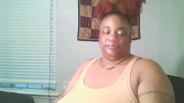NaughtyHottieBBW Show in webcam