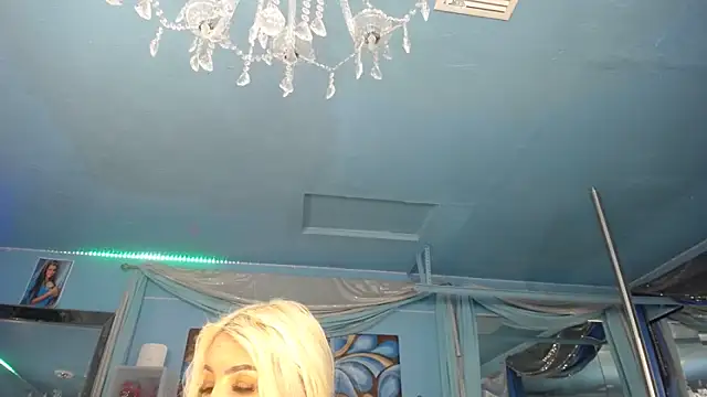 Chat +18 de ADRIANNA_FOX ao vivo