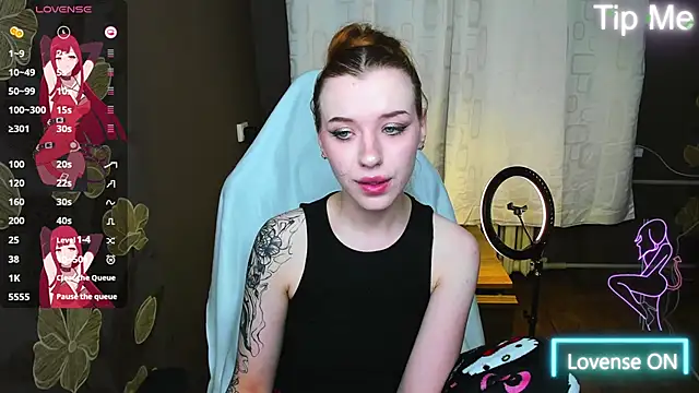 Chatroom XXX en direct de MeganNewCat