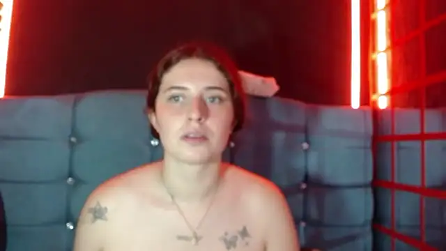 Show de Cherry_Boom18 na webcam