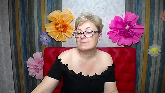 EmiliaGreen Live XXX chat