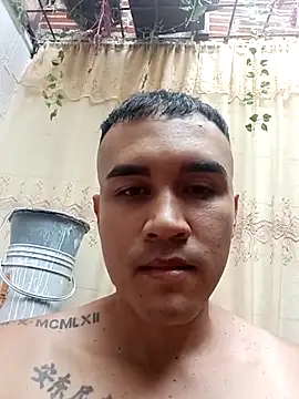 Chatroom XXX en direct de andres_dirtylover