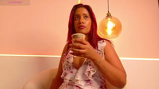 DollyBrowncc's Live XXX Chat