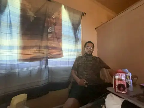 ThrowedWorldWide's Live XXX Chat