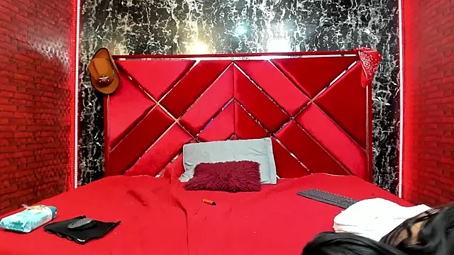 Tasha_WildのライブXXXチャット
