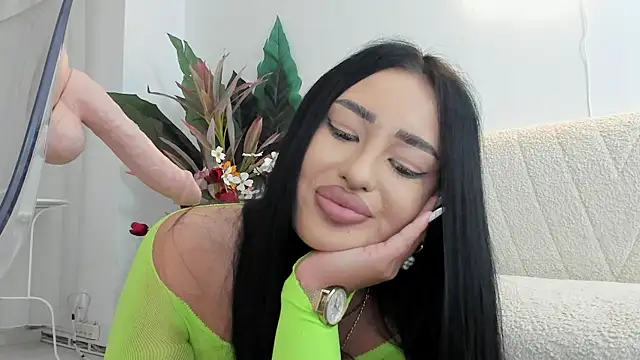 EmeraldKatt Webcam Show