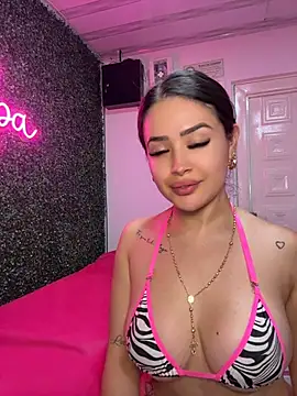 Pokazy przed kamerką – Sara_fun