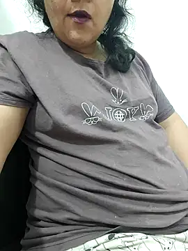 piryasharma005のライブXXXチャット