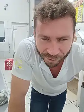 RobertoLuiz84's Live XXX Chat