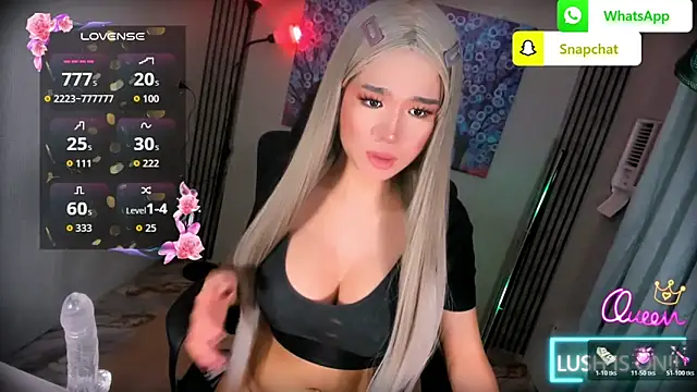 xBigSurpriseLorainex Webcam Show