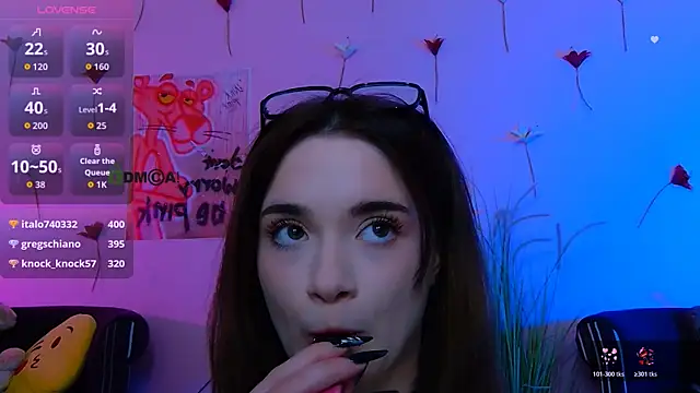 liana_kisses 现场XXX聊天