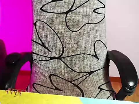 Hannah_Kiim Adlı Modelin Canlı XXX Sohbeti
