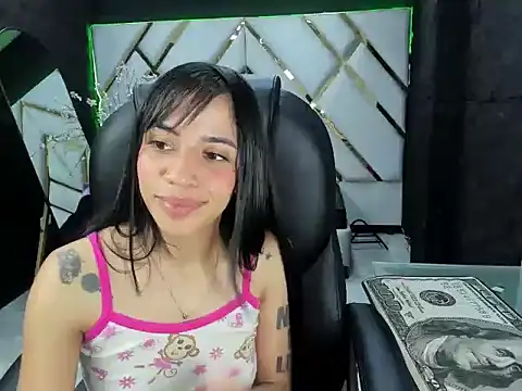 Chat XXX Live hazel_18_