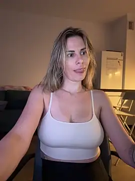 abbyxluv Adlı Modelin Canlı XXX Sohbeti