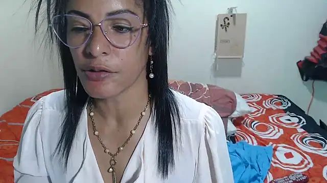 kateleyagrey's Live XXX Chat
