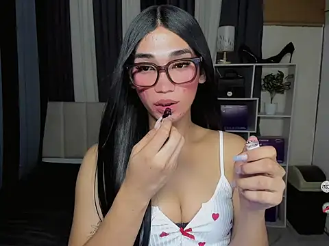 XXX chat uživo modela FyangFoxx