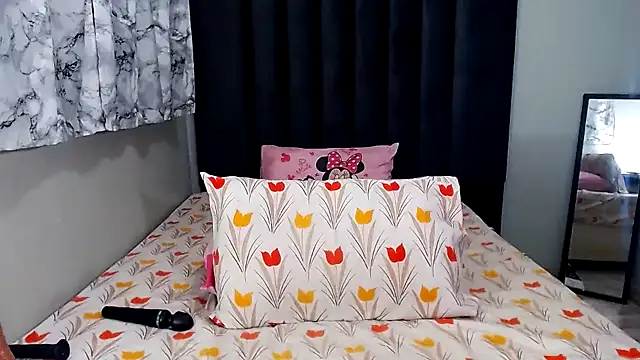 Chat +18 de SexyMiaC ao vivo