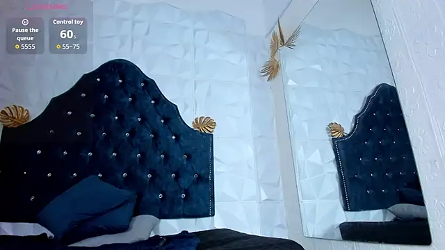 _mia_milf_ élő XXX-chatje