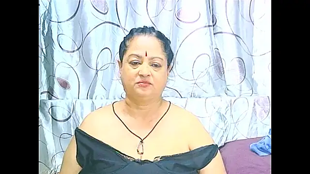 XXX chat uživo modela matureindian
