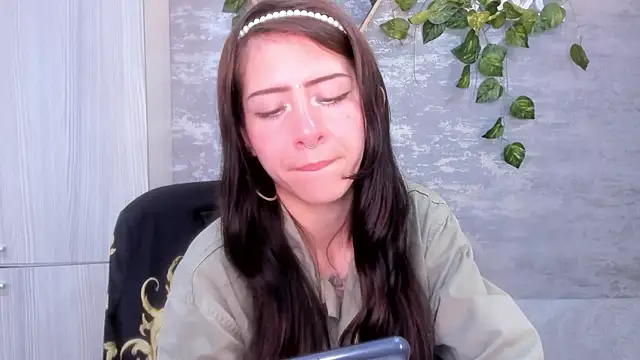 Mhelanny2's Live XXX Chat
