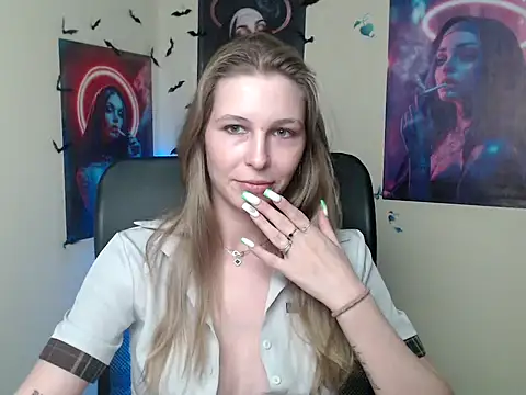StrangerGi's Live XXX Chat