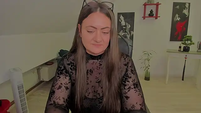 MistressDarrah 라이브 XXX 채팅
