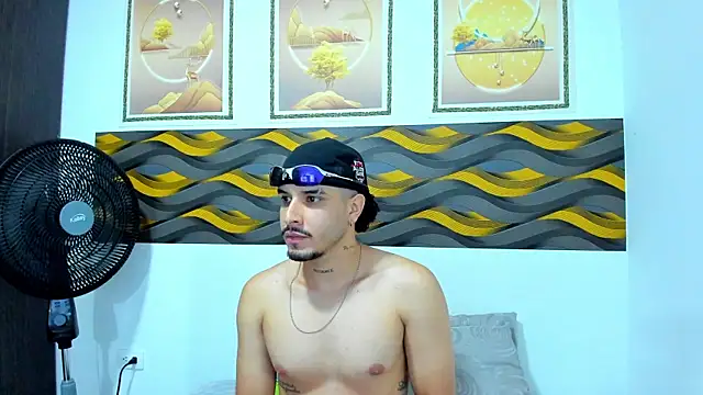Leon_Hotx Adlı Modelin Canlı XXX Sohbeti